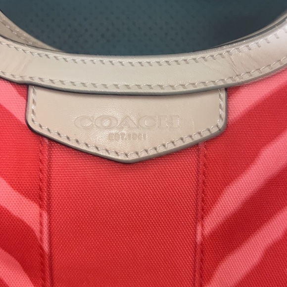 COACH Animal Print Handbag -Brand New Never Used - Picture 4 of 14